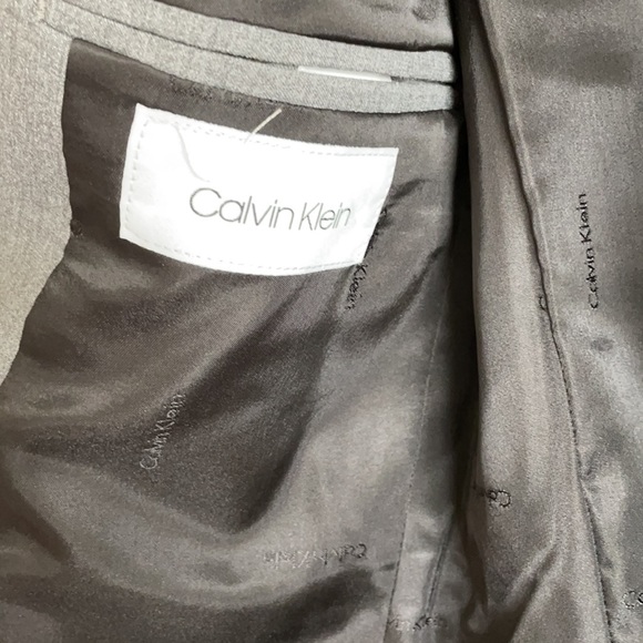 Calvin Klein - Picture 3 of 3